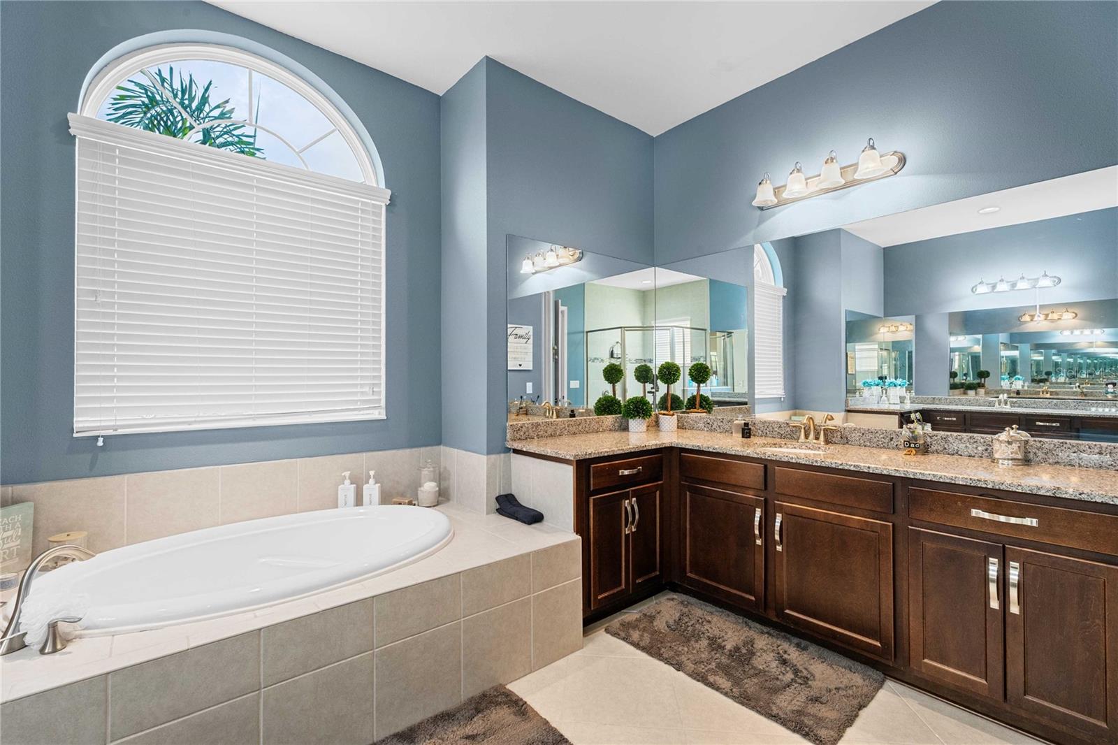 Image 19 of 76 For 2611 Coco Palm Circle