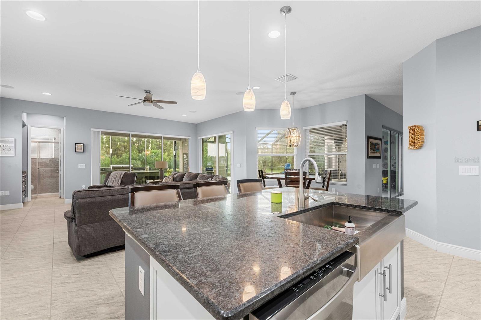 Image 34 of 76 For 2611 Coco Palm Circle