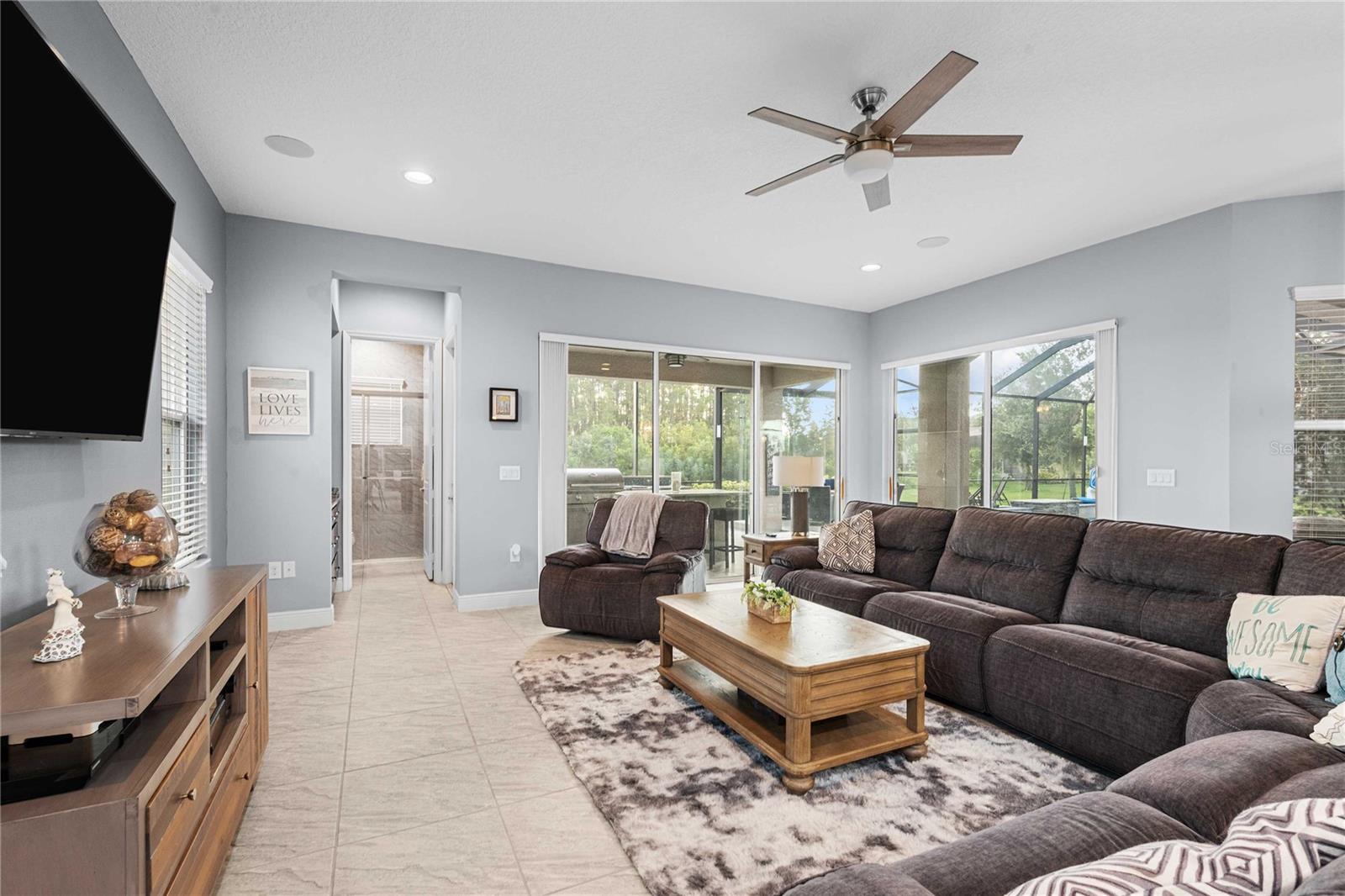 Image 37 of 76 For 2611 Coco Palm Circle