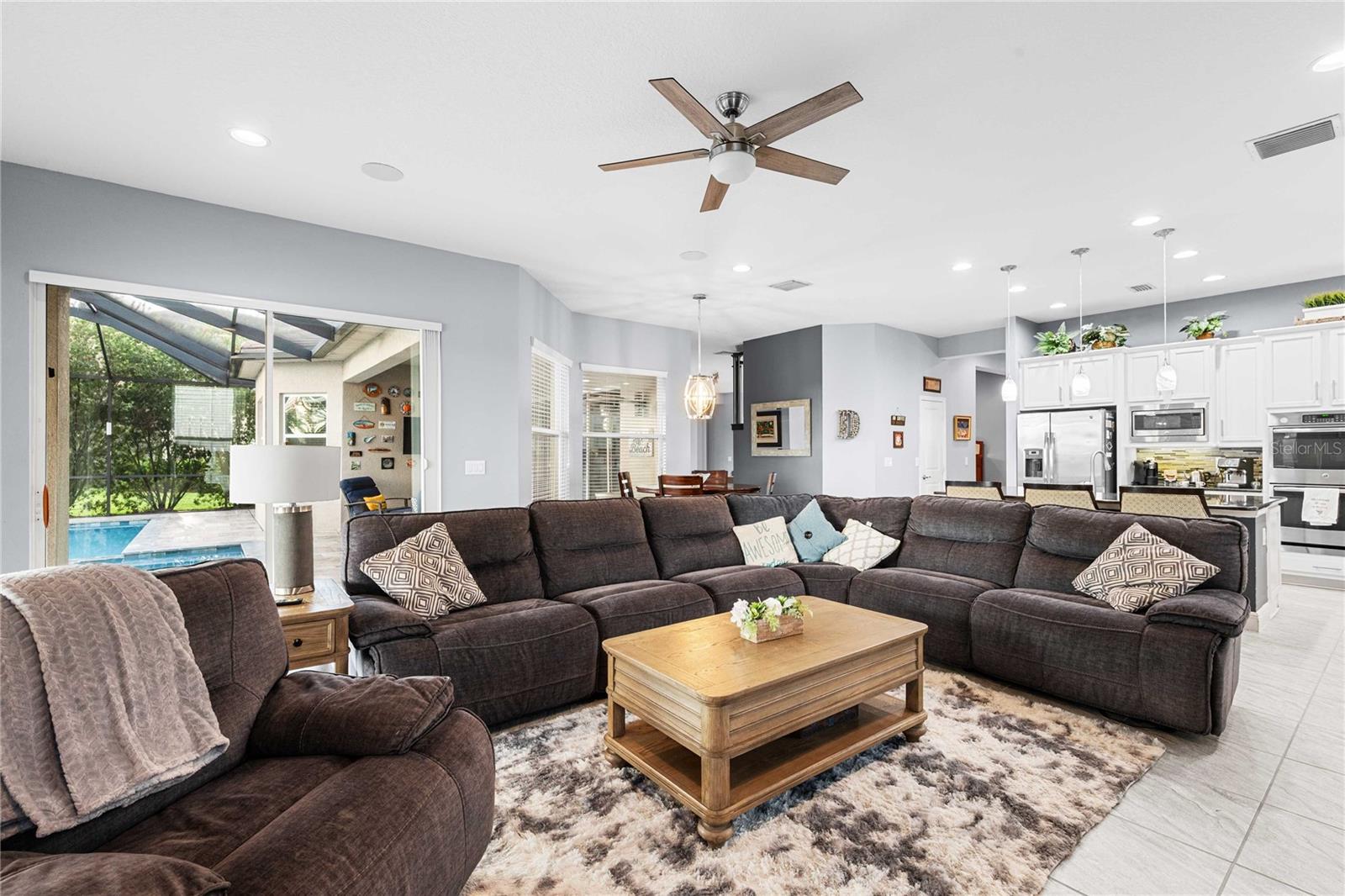 Image 38 of 76 For 2611 Coco Palm Circle