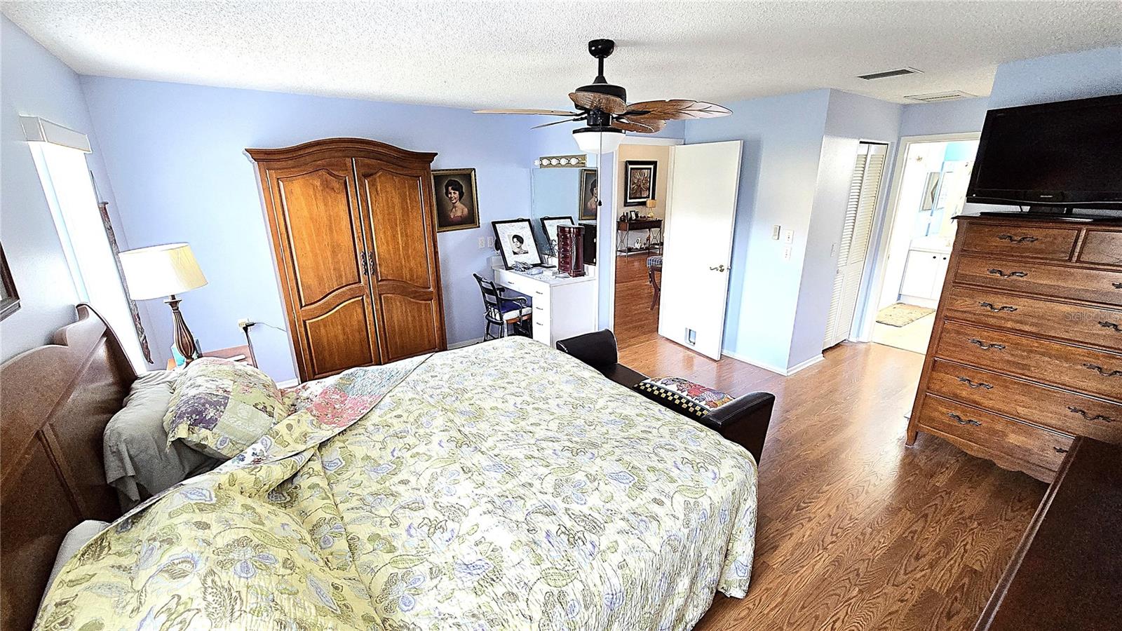 Image 15 of 42 For 6521 Pine Walk Drive