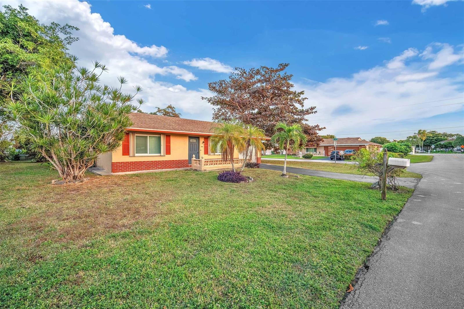 Image 25 of 32 For 7000 95th Terrace