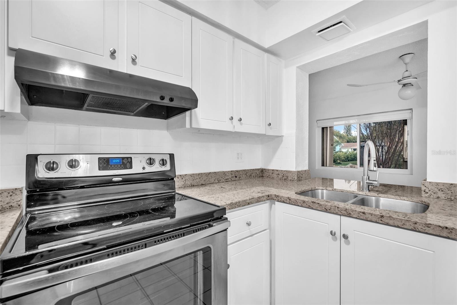 Image 8 of 32 For 7000 95th Terrace