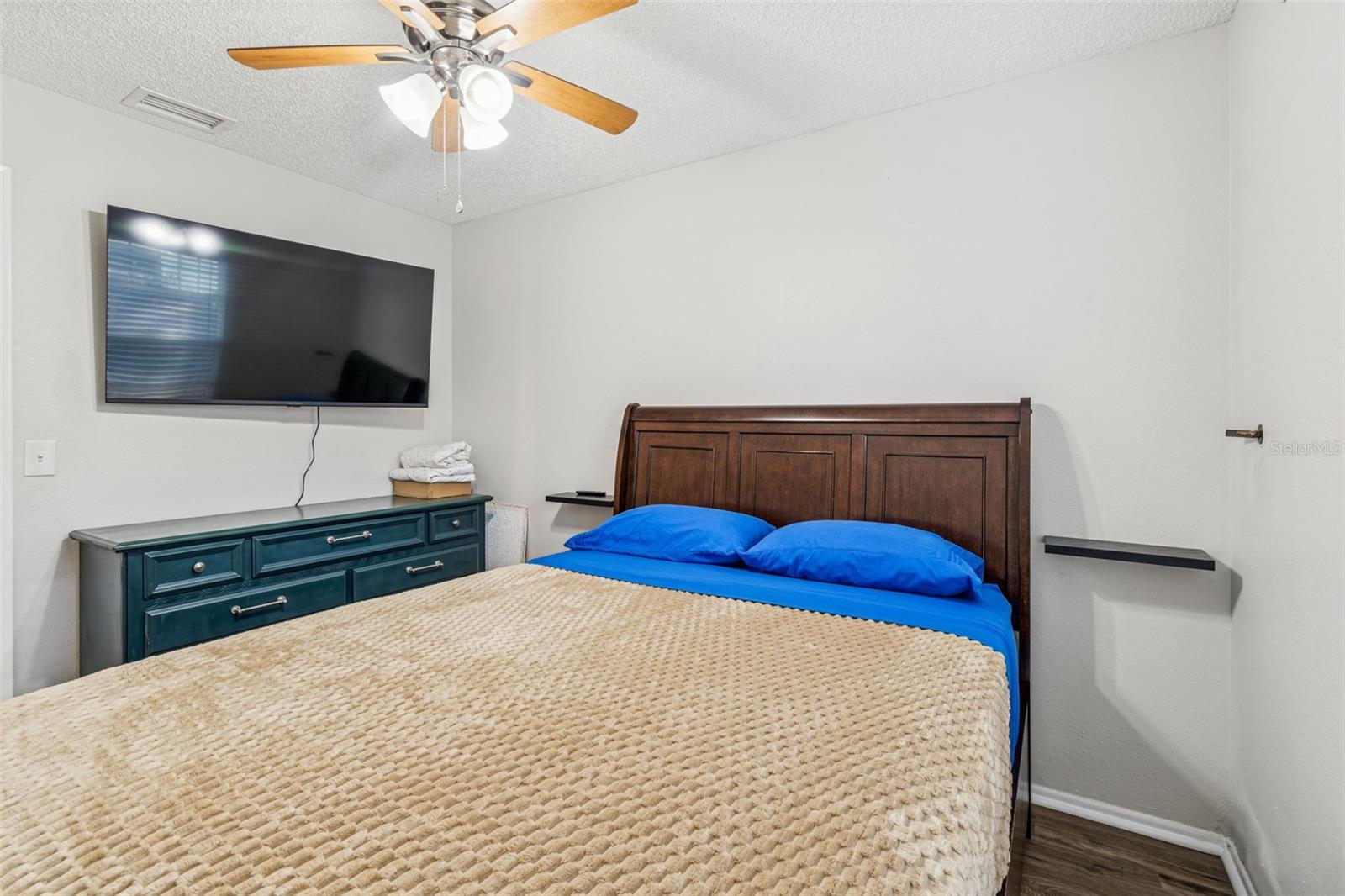 Image 13 of 27 For 2101 Cherry Street