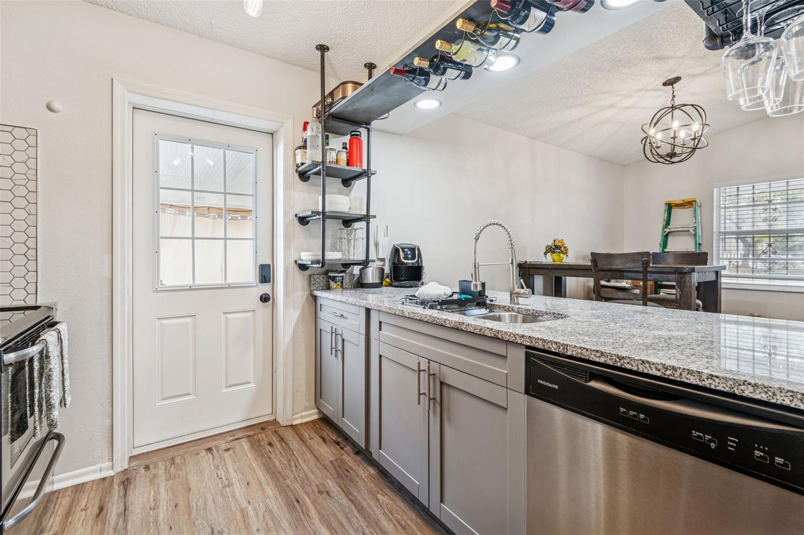 Image 9 of 27 For 2101 Cherry Street