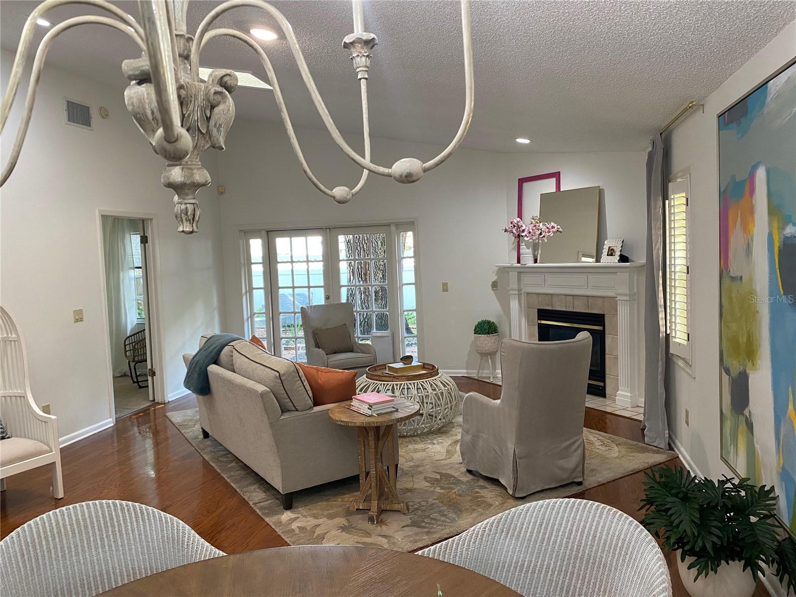 Image 5 of 9 For 3112 San Carlos Street