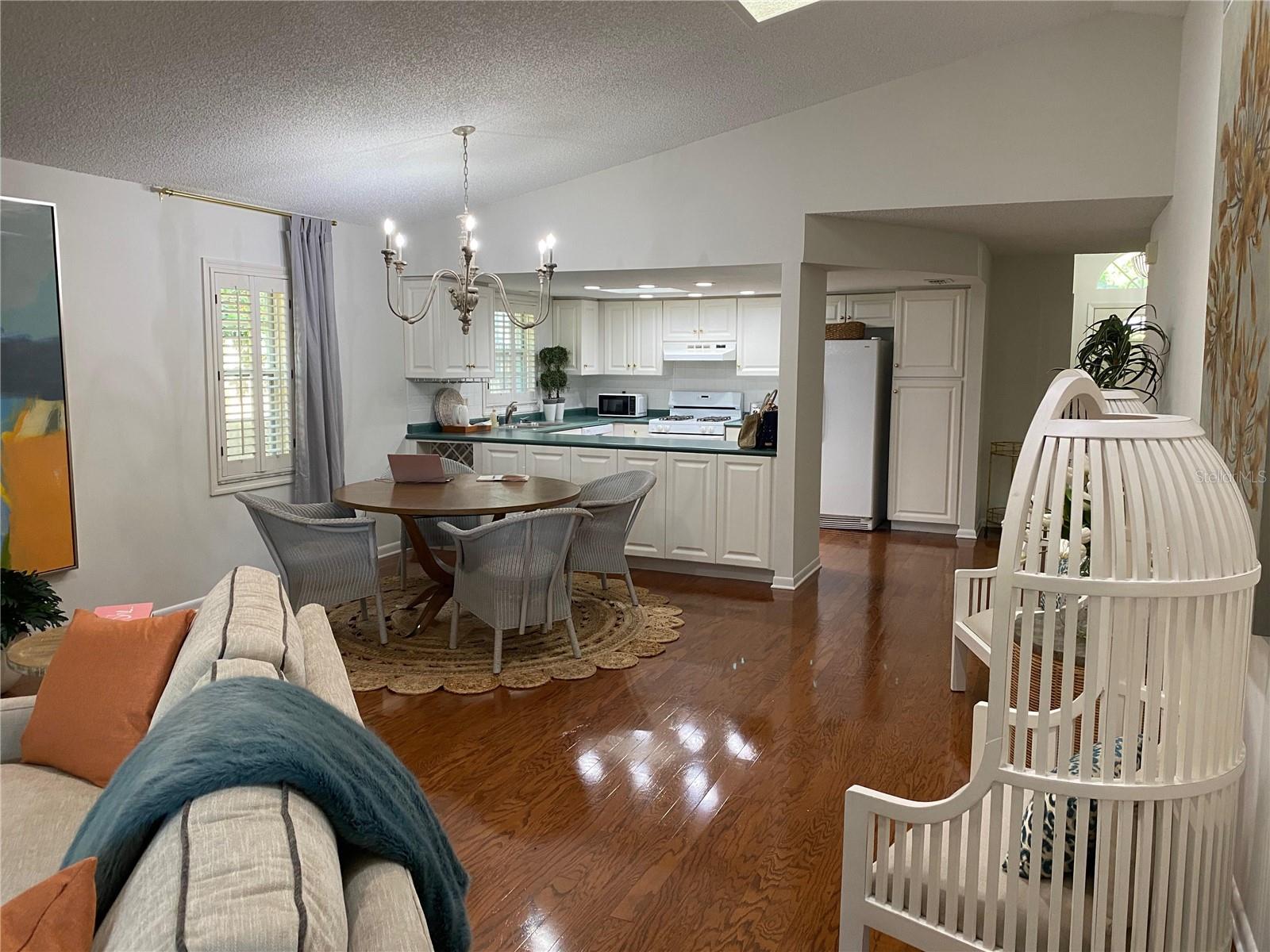 Image 6 of 9 For 3112 San Carlos Street