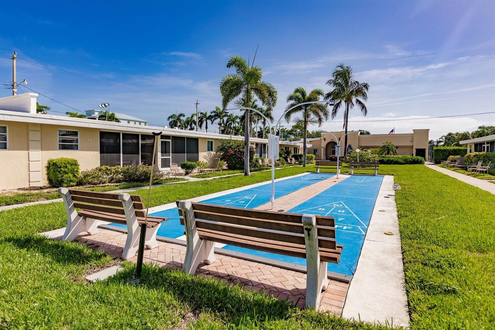 Image 16 of 20 For 6006 Midnight Pass Road 53