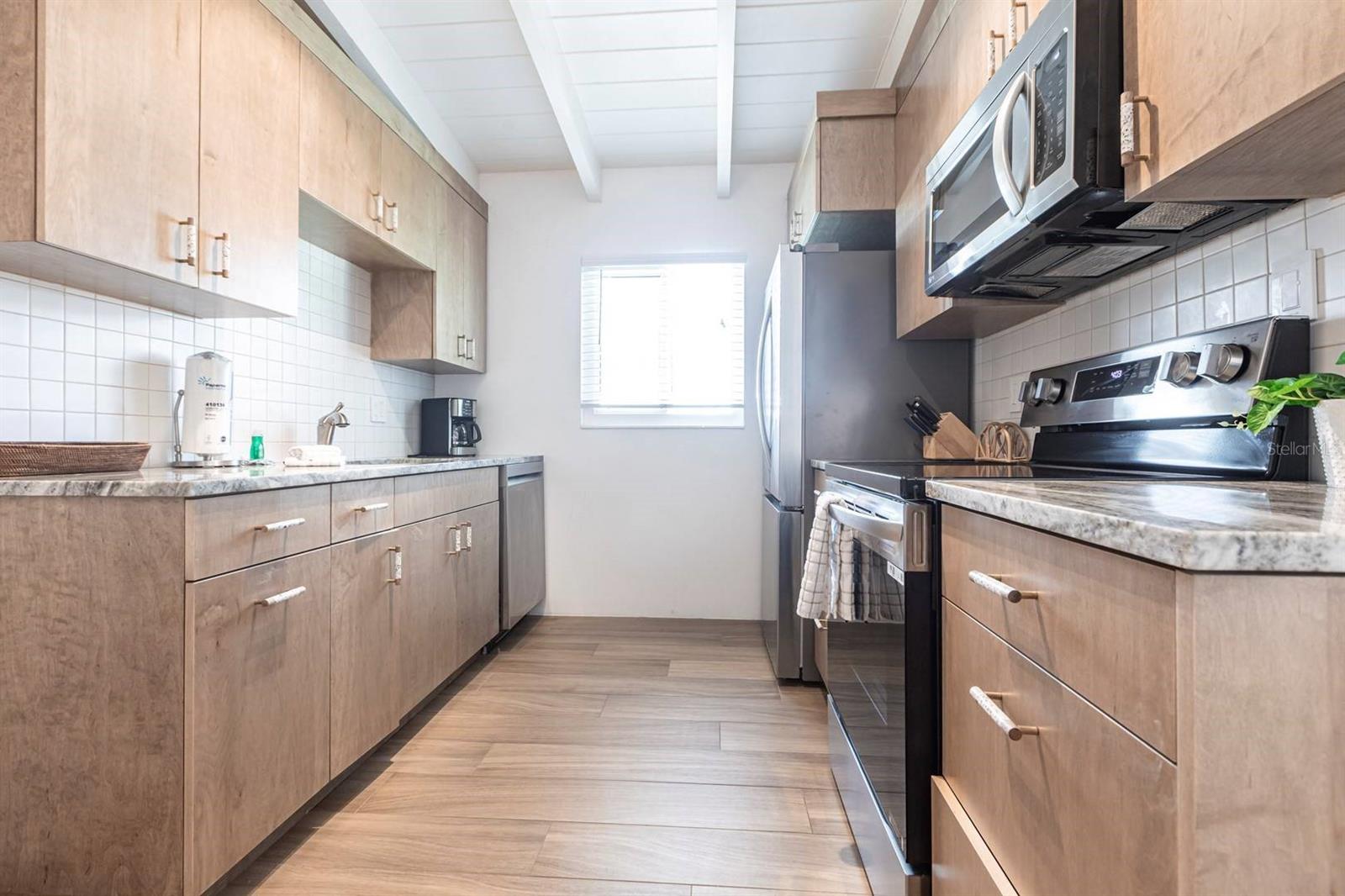 Image 6 of 20 For 6006 Midnight Pass Road 53