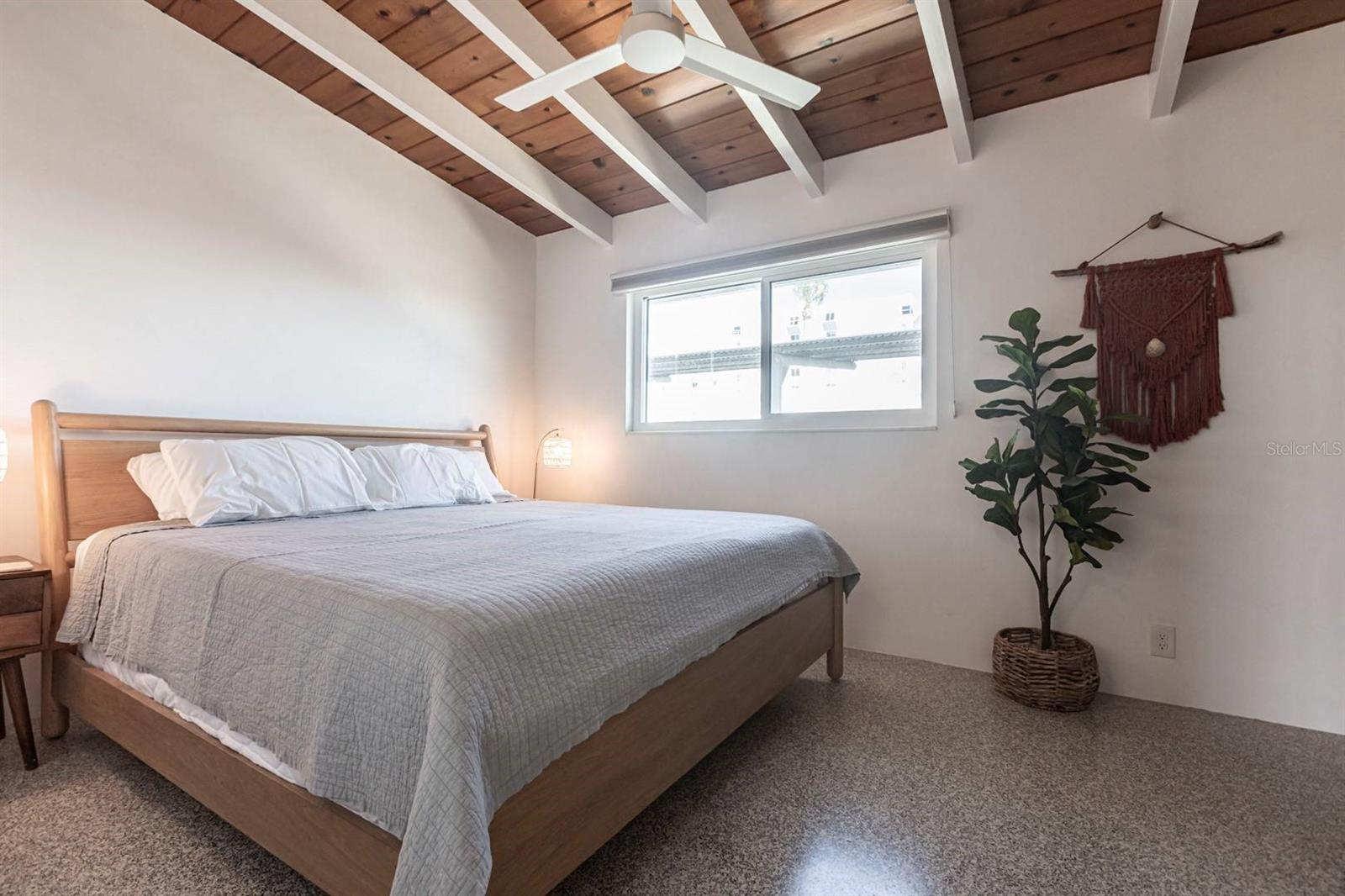 Image 7 of 20 For 6006 Midnight Pass Road 53