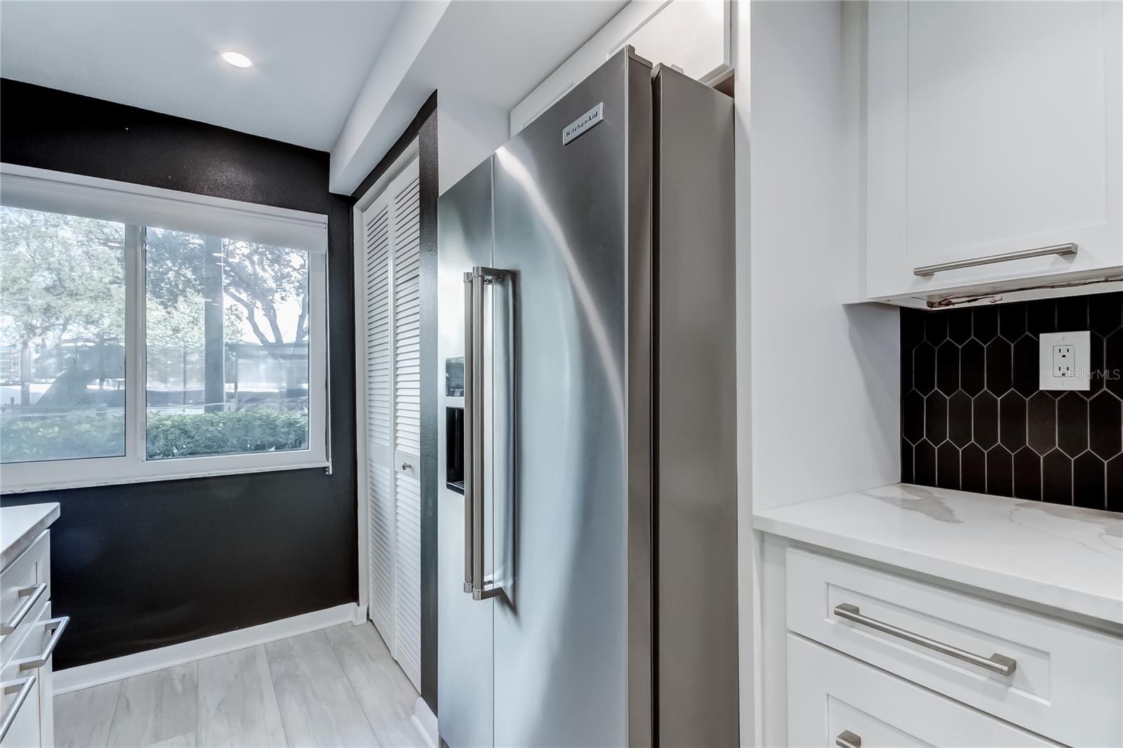 Image 13 of 35 For 650 Island Way 106