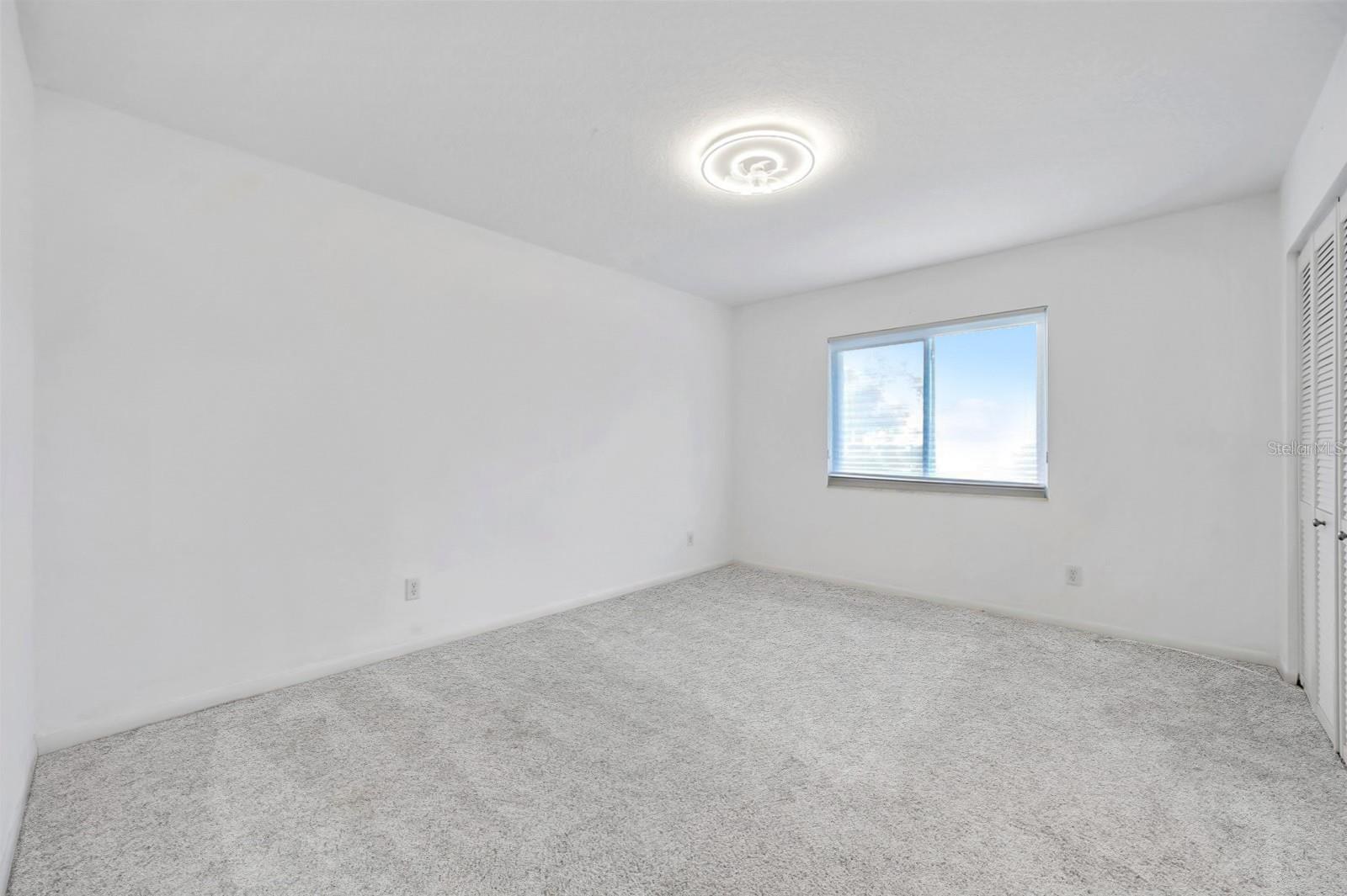 Image 29 of 35 For 650 Island Way 106