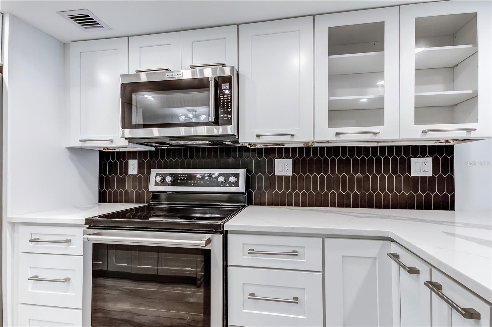 Image 7 of 35 For 650 Island Way 106