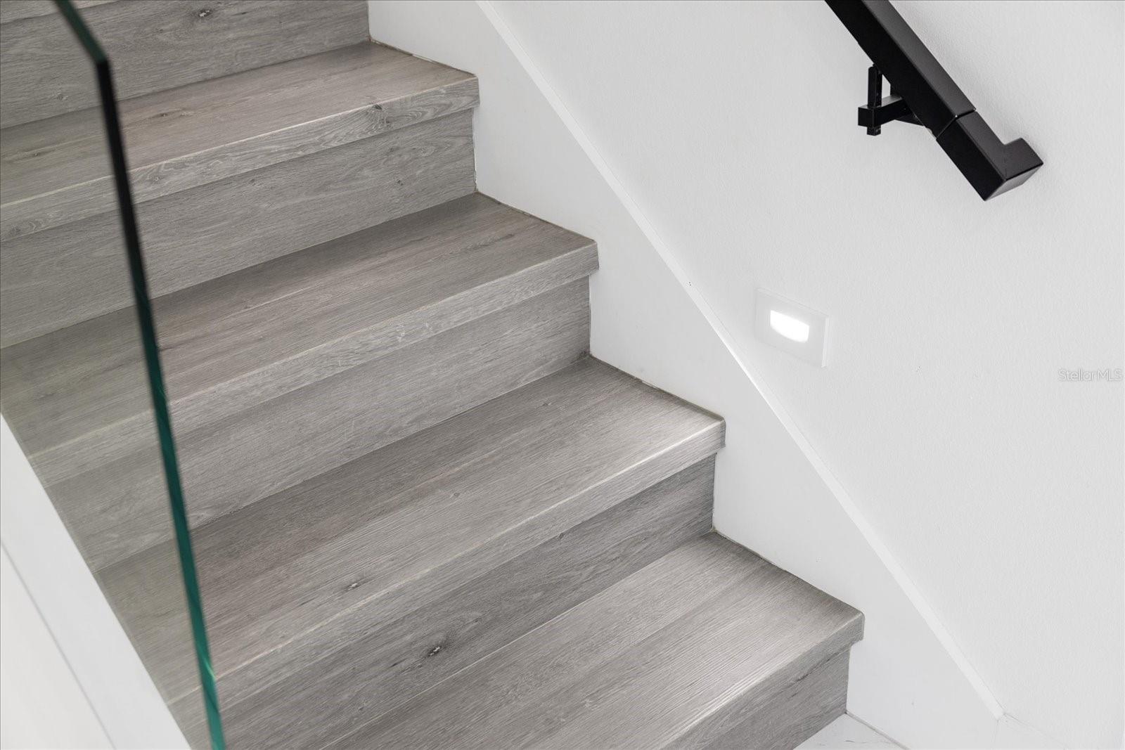 Image 23 of 67 For 902 Sligh Avenue