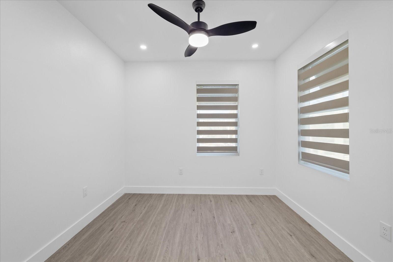 Image 28 of 67 For 902 Sligh Avenue