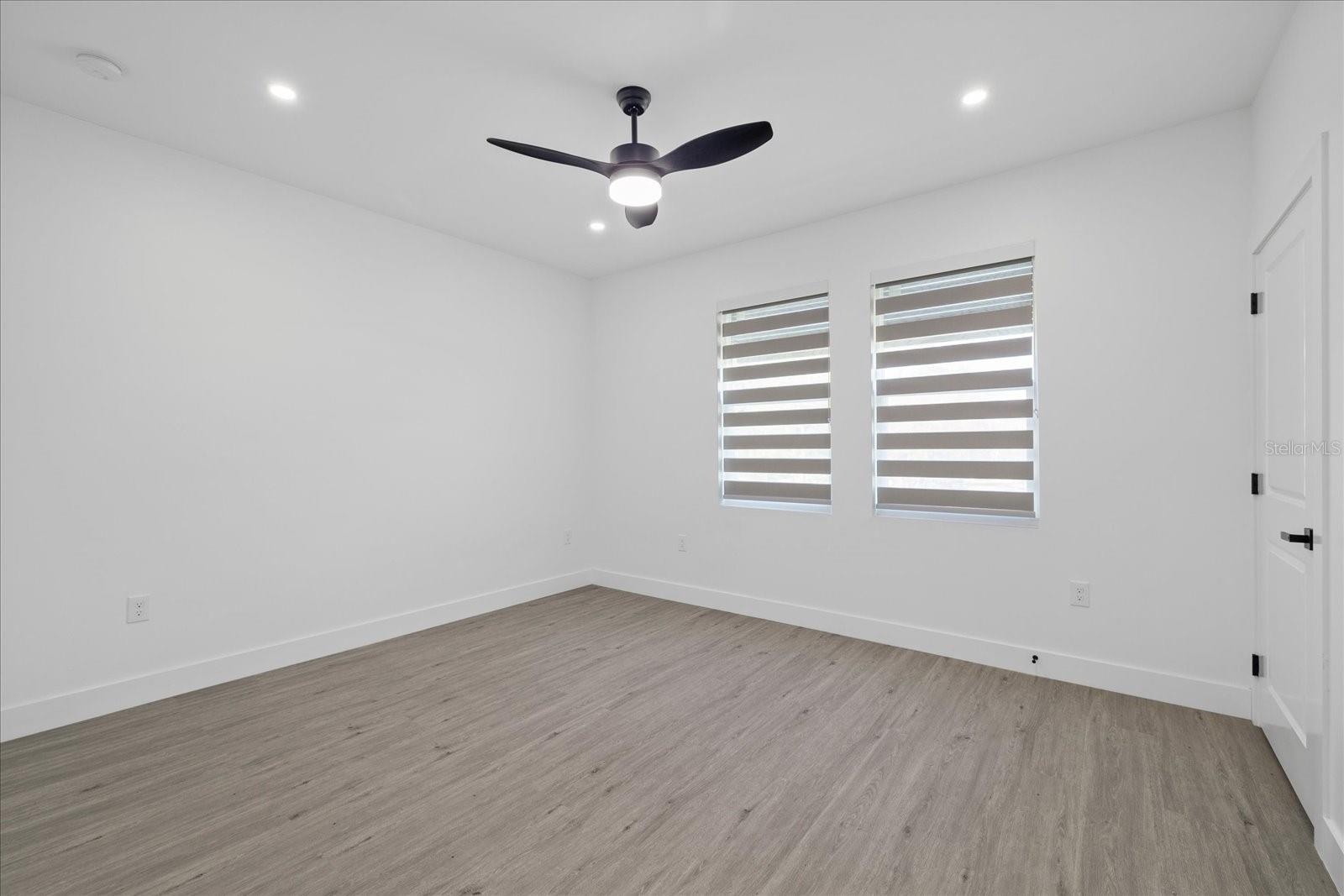 Image 29 of 67 For 902 Sligh Avenue