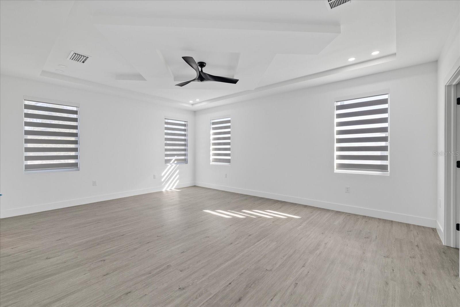 Image 32 of 67 For 902 Sligh Avenue