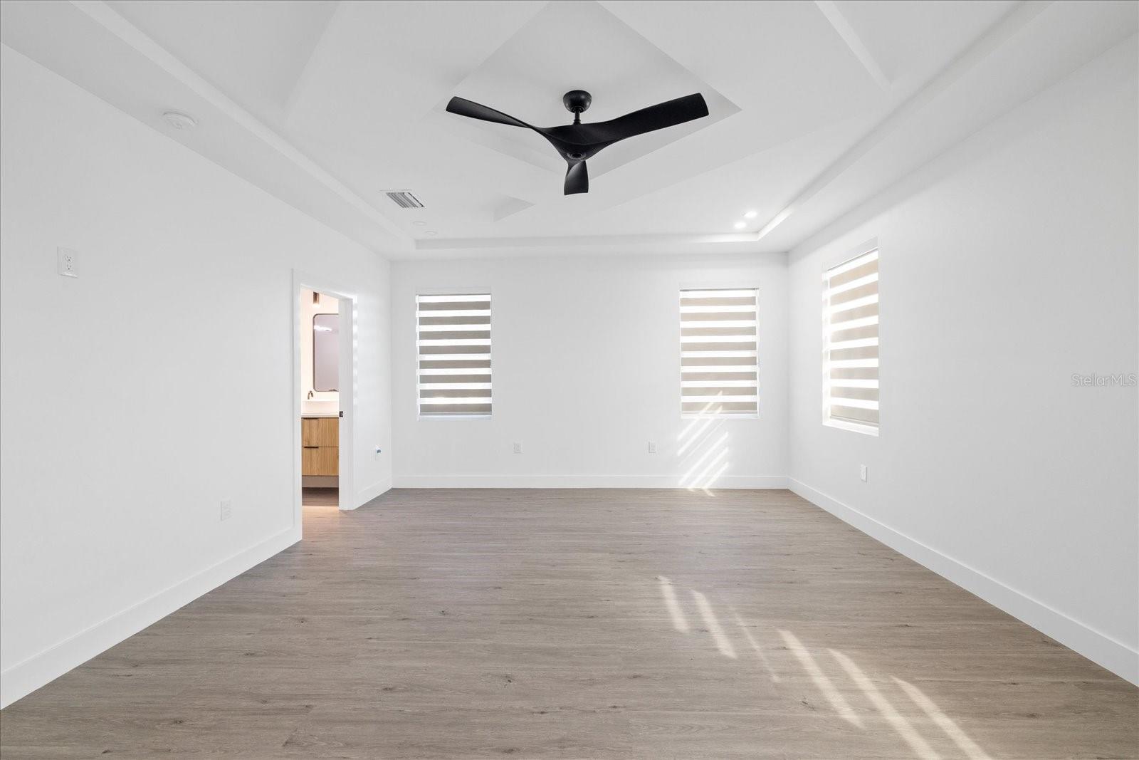 Image 36 of 67 For 902 Sligh Avenue