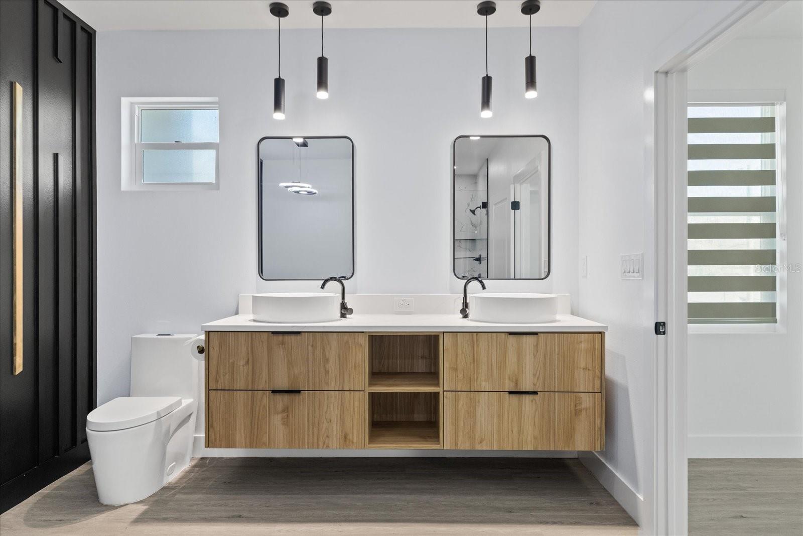 Image 40 of 67 For 902 Sligh Avenue