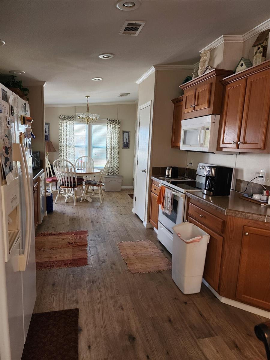 Image 4 of 17 For 918 50th Avenue W