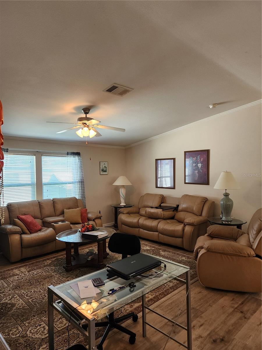 Image 7 of 17 For 918 50th Avenue W