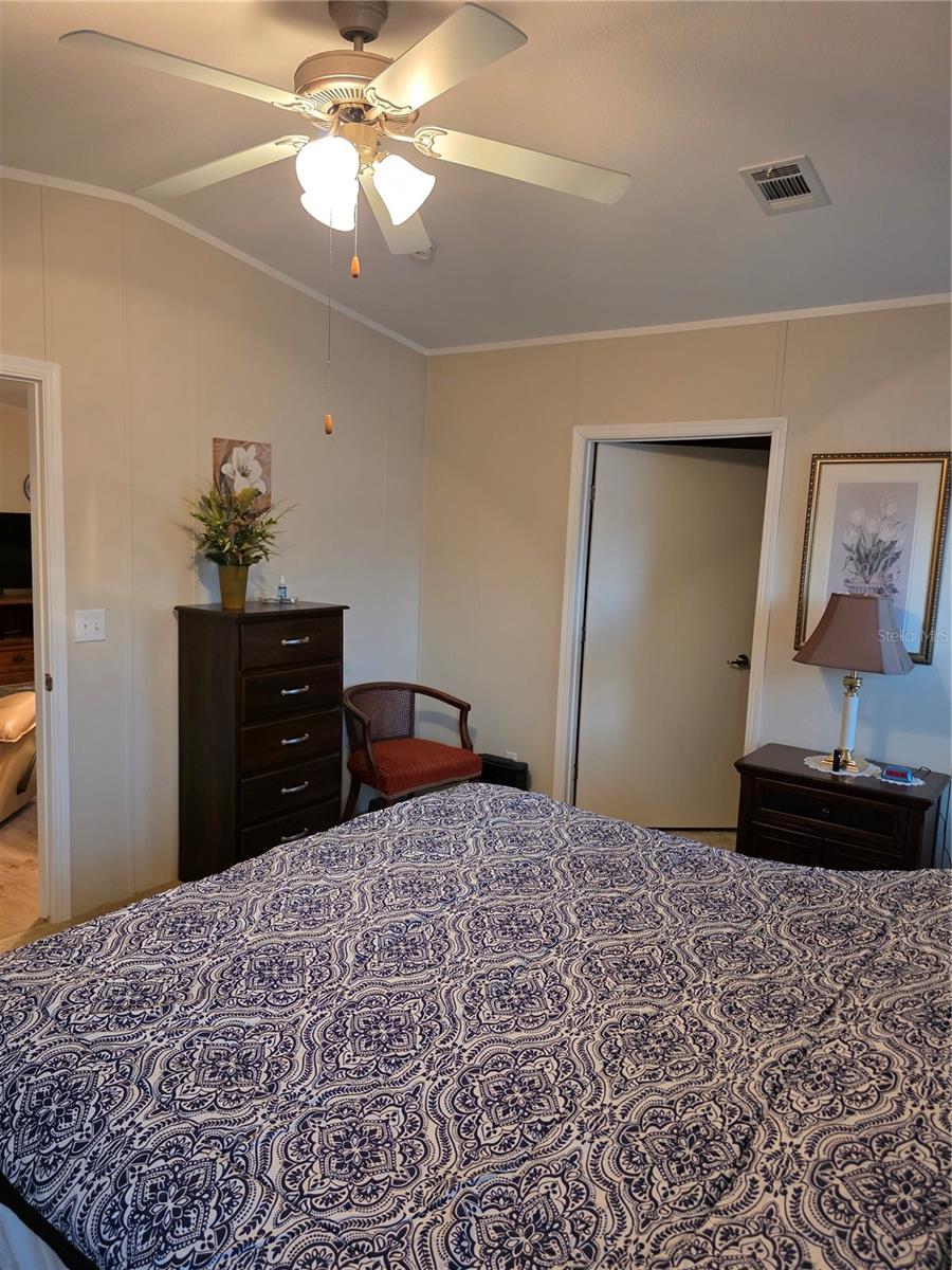 Image 9 of 17 For 918 50th Avenue W