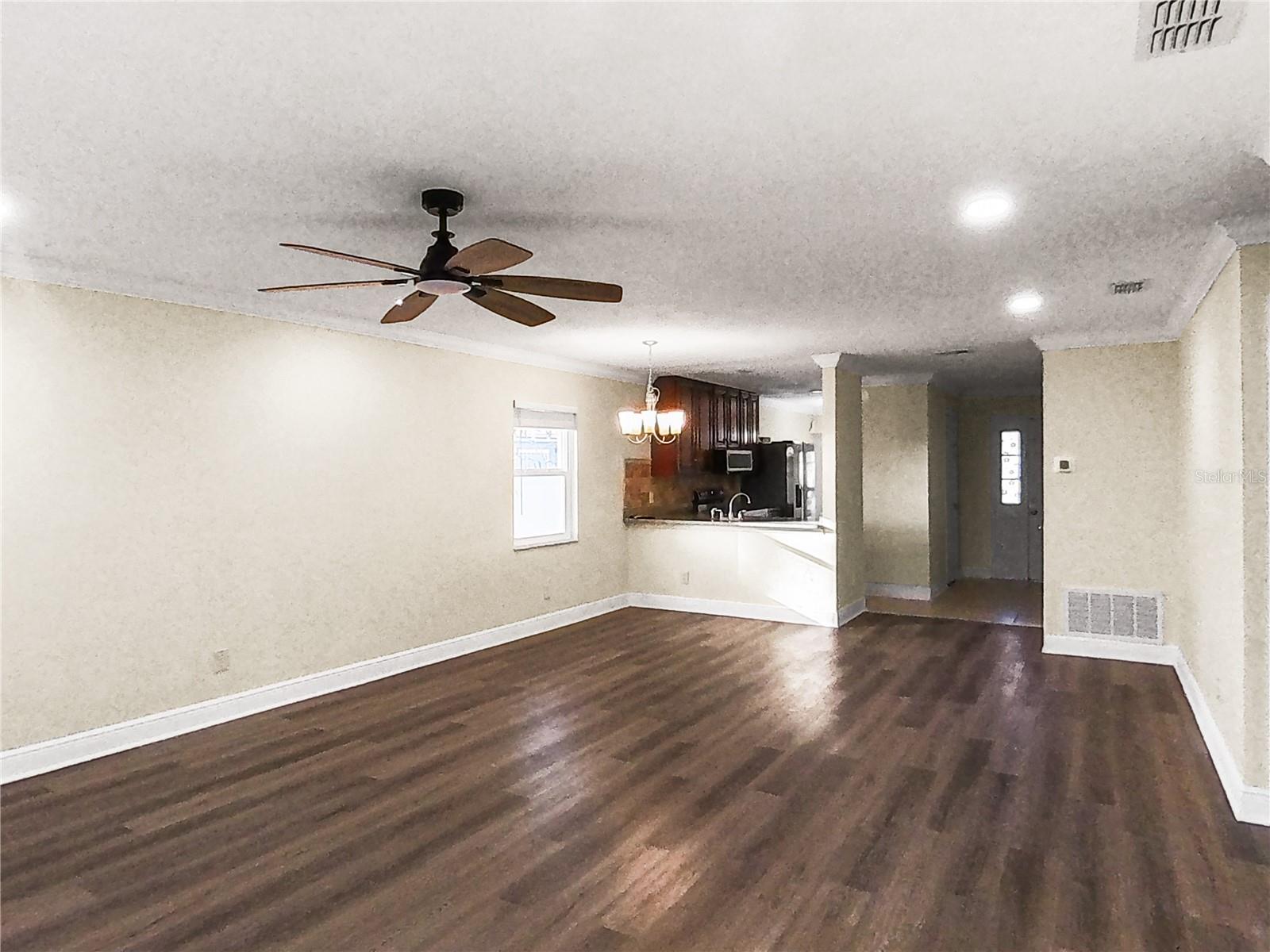 Image 4 of 43 For 8341 Paddlewheel Street