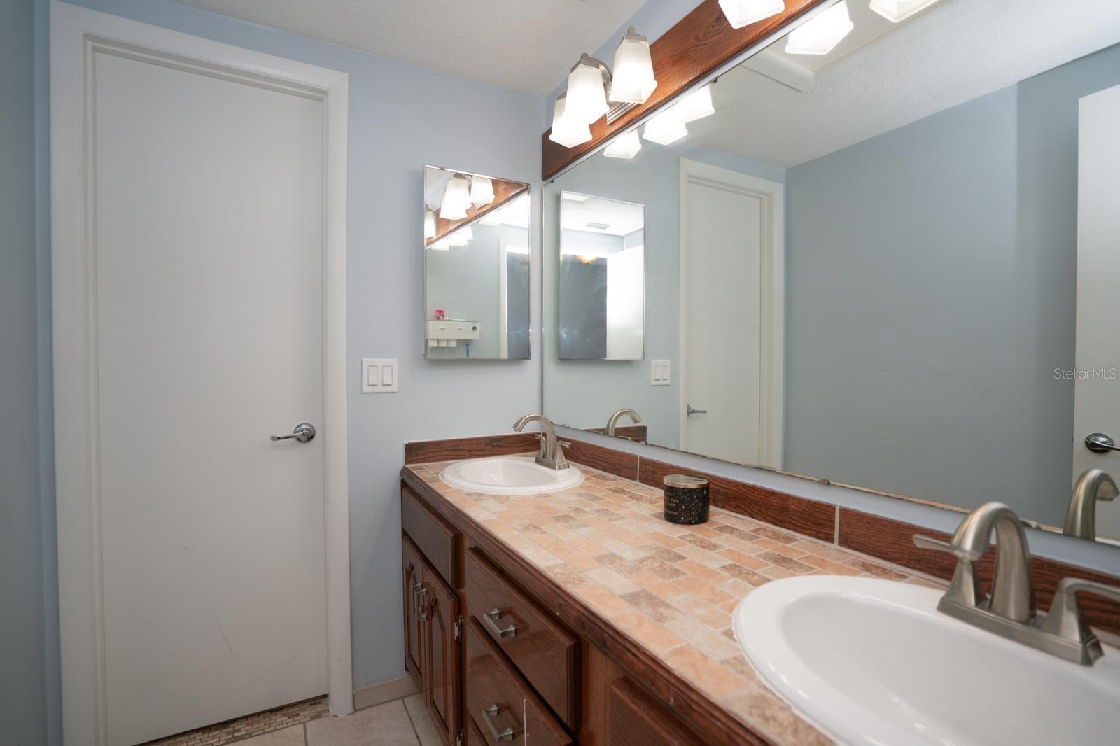 Image 14 of 24 For 7501 Twelve Oaks Boulevard