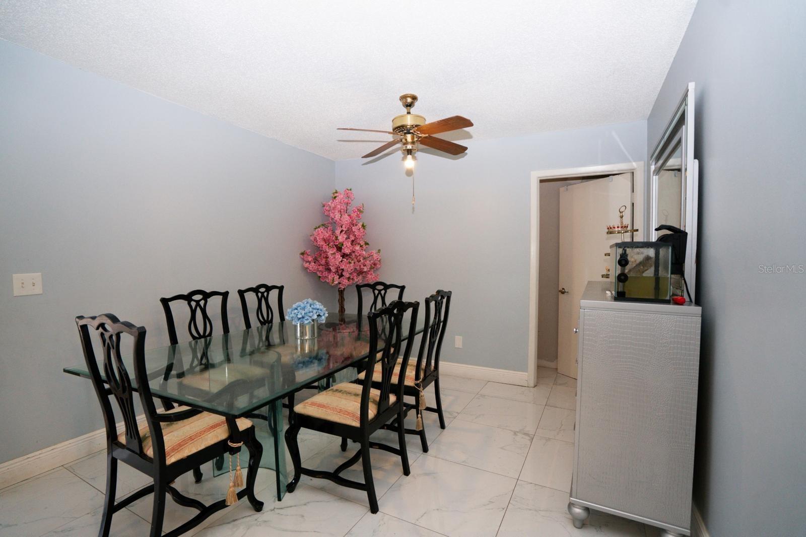 Image 5 of 24 For 7501 Twelve Oaks Boulevard