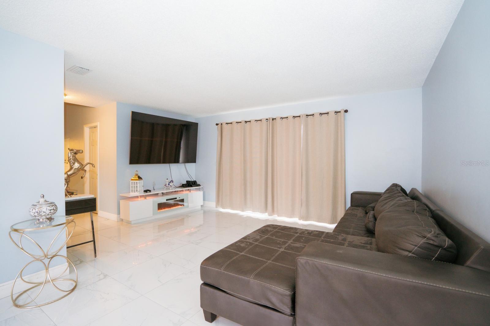 Image 9 of 24 For 7501 Twelve Oaks Boulevard