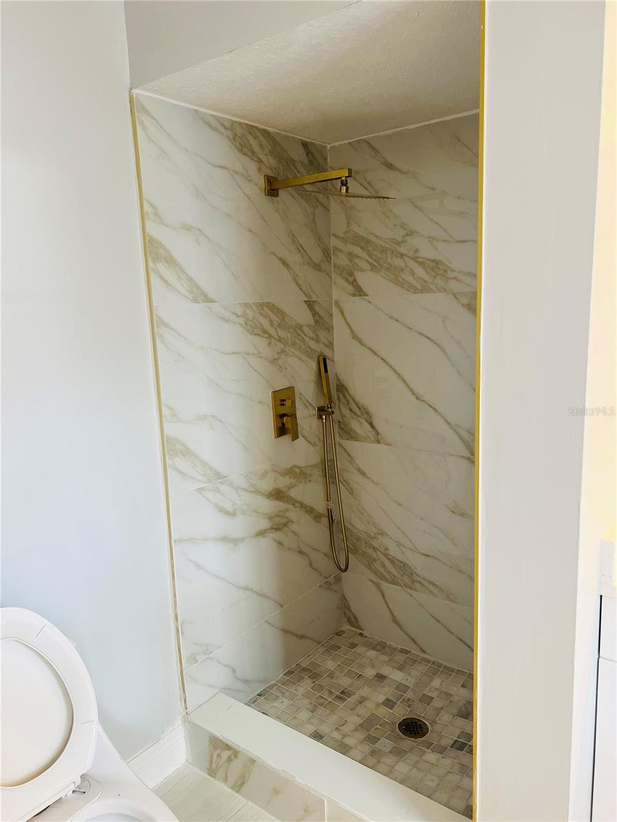 Image 20 of 30 For 12195 71st Way