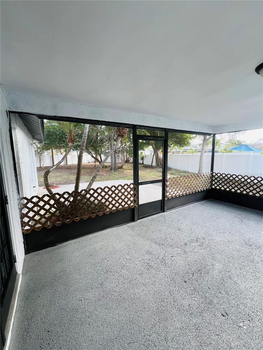 Image 27 of 30 For 12195 71st Way