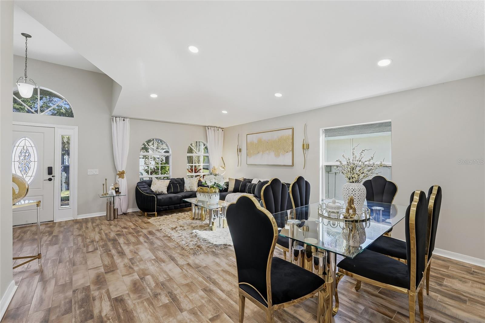 Listing photo id 9 for 4145 Medbury Drive