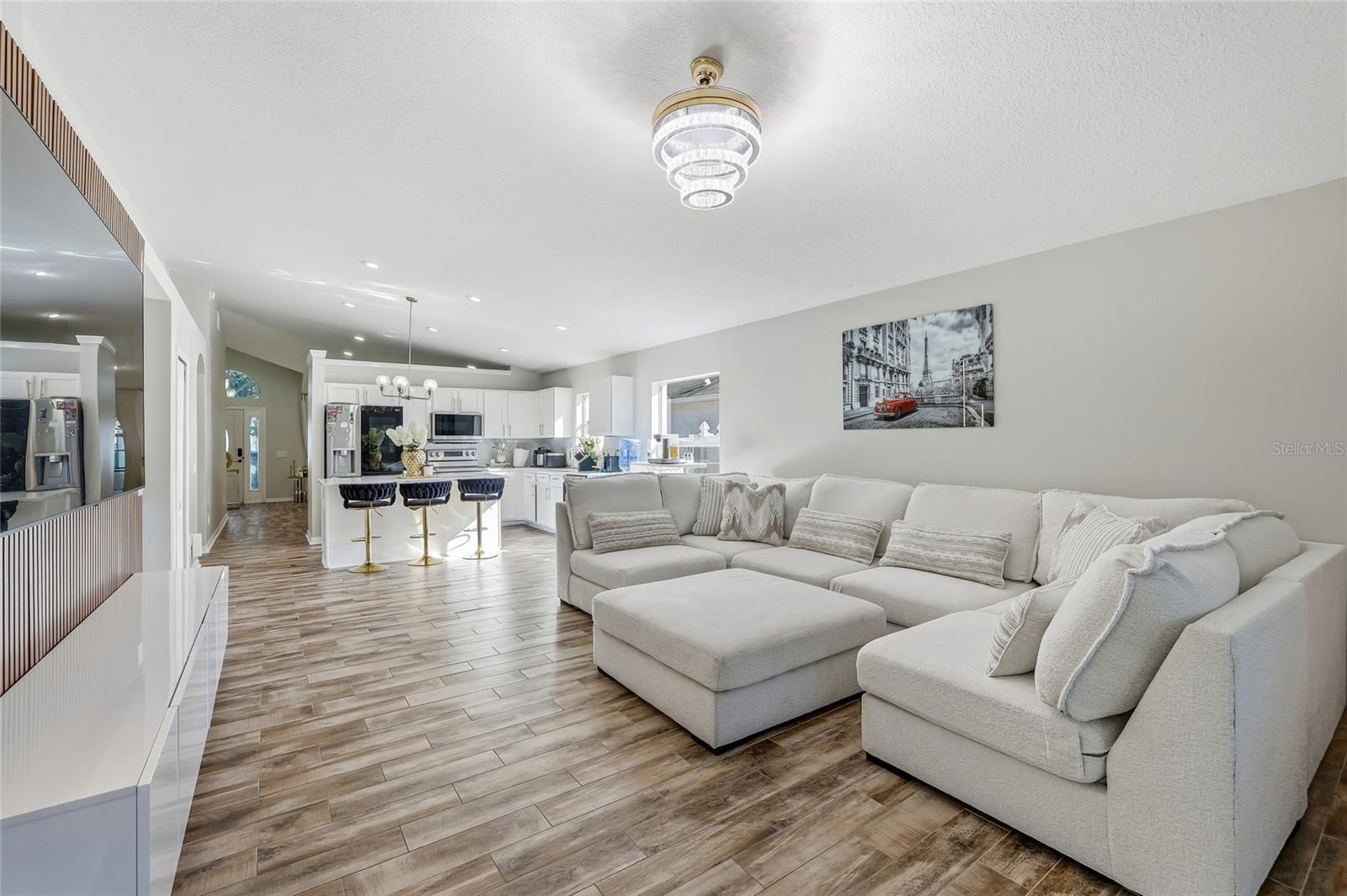 Listing photo id 20 for 4145 Medbury Drive