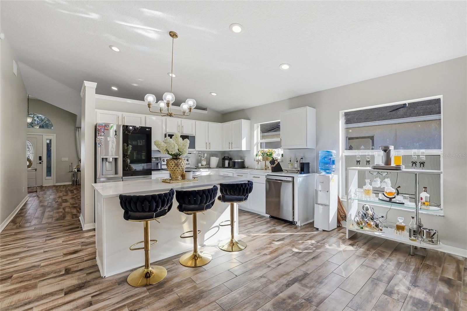 Listing photo id 21 for 4145 Medbury Drive