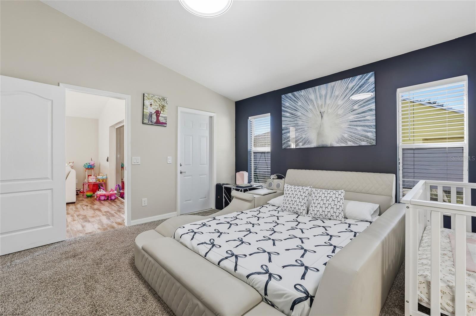 Listing photo id 23 for 4145 Medbury Drive