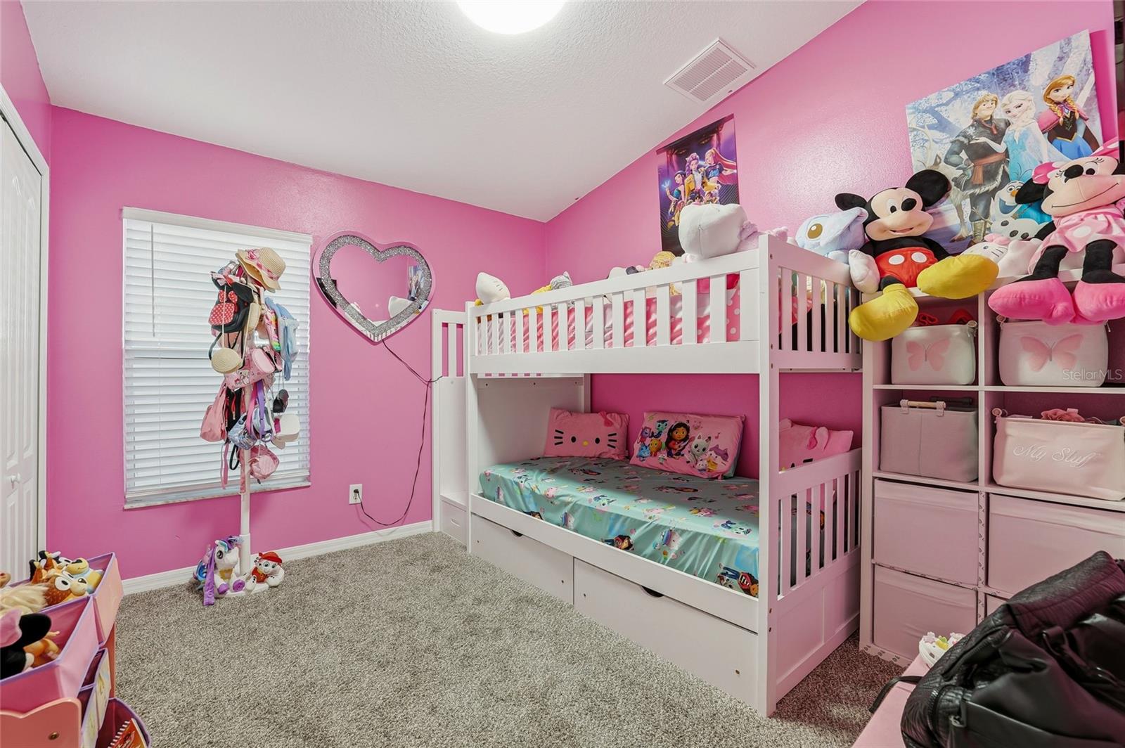 Listing photo id 32 for 4145 Medbury Drive