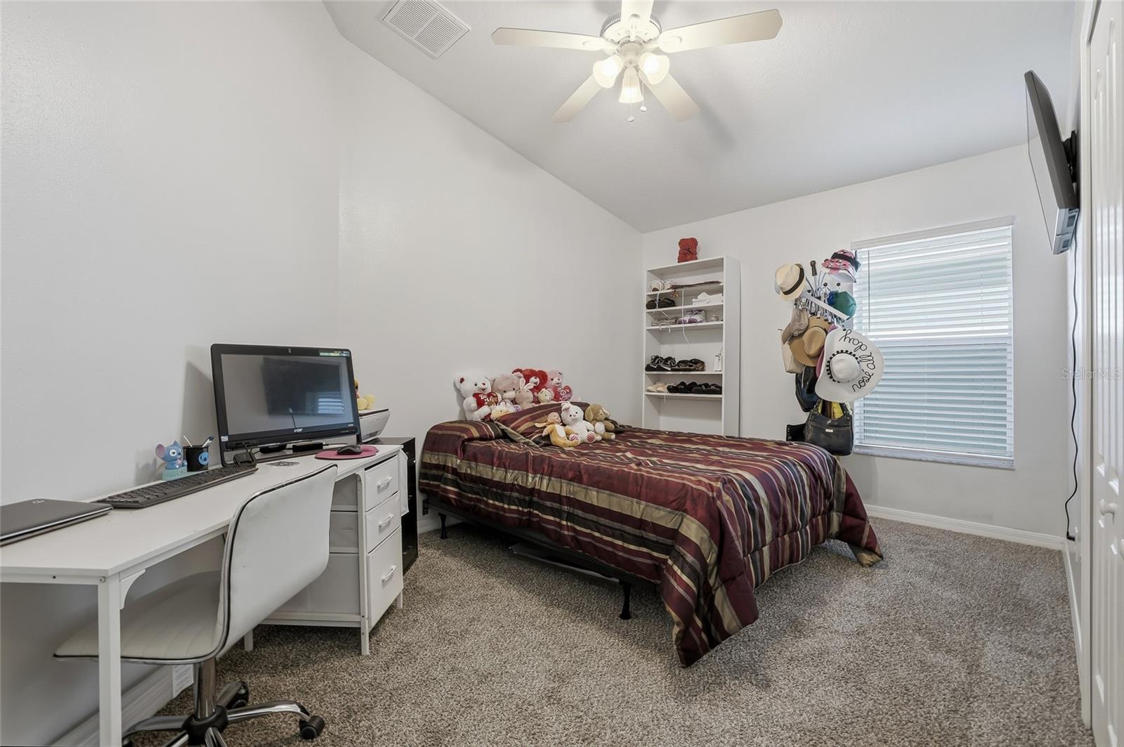 Listing photo id 34 for 4145 Medbury Drive