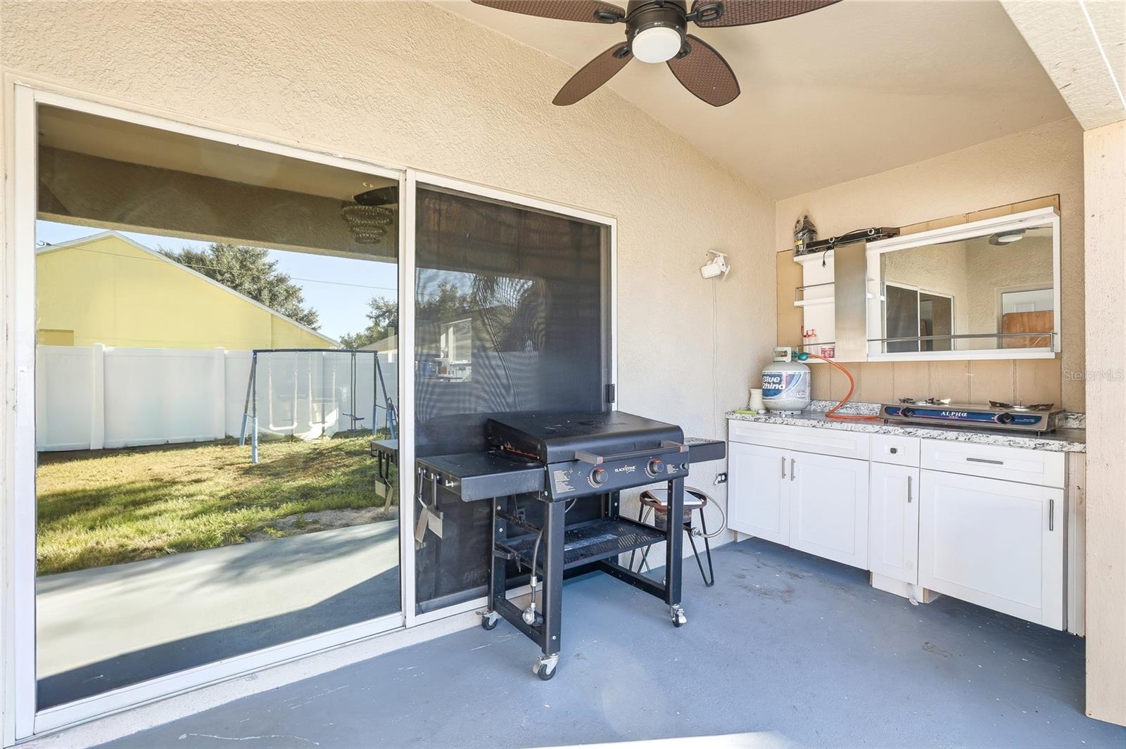 Listing photo id 37 for 4145 Medbury Drive