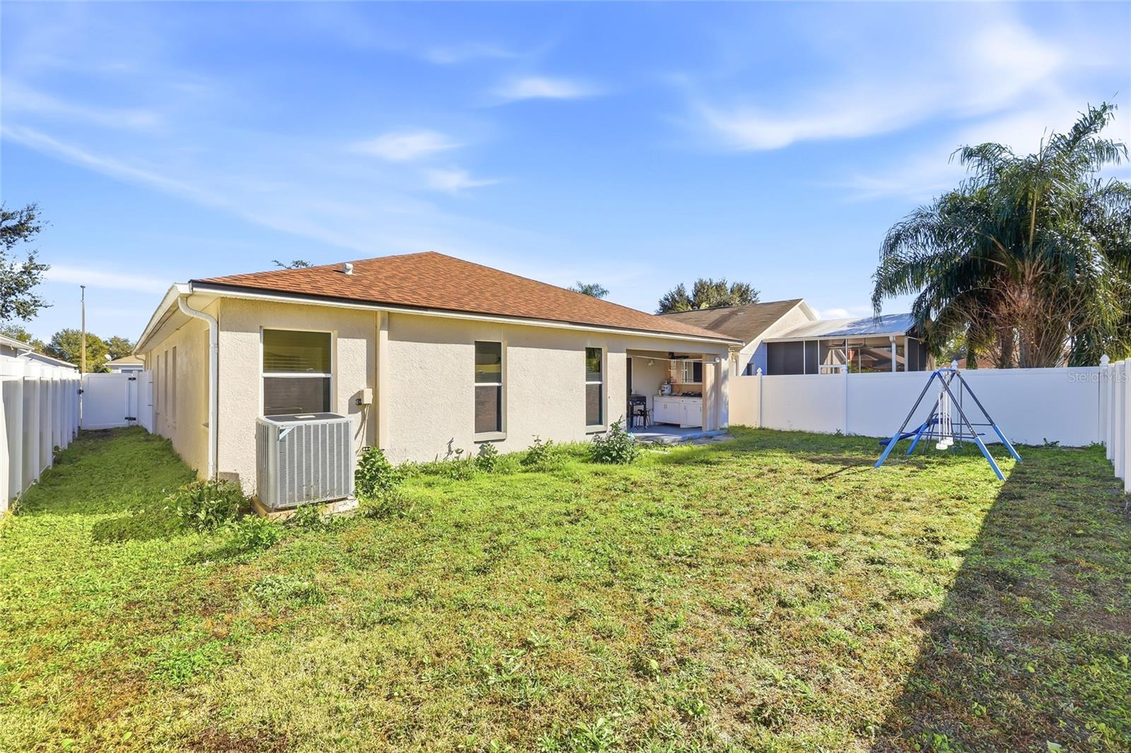 Listing photo id 40 for 4145 Medbury Drive