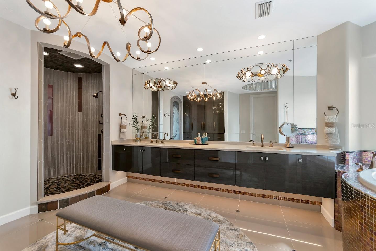 Image 14 of 20 For 378 Golden Gate Point 6