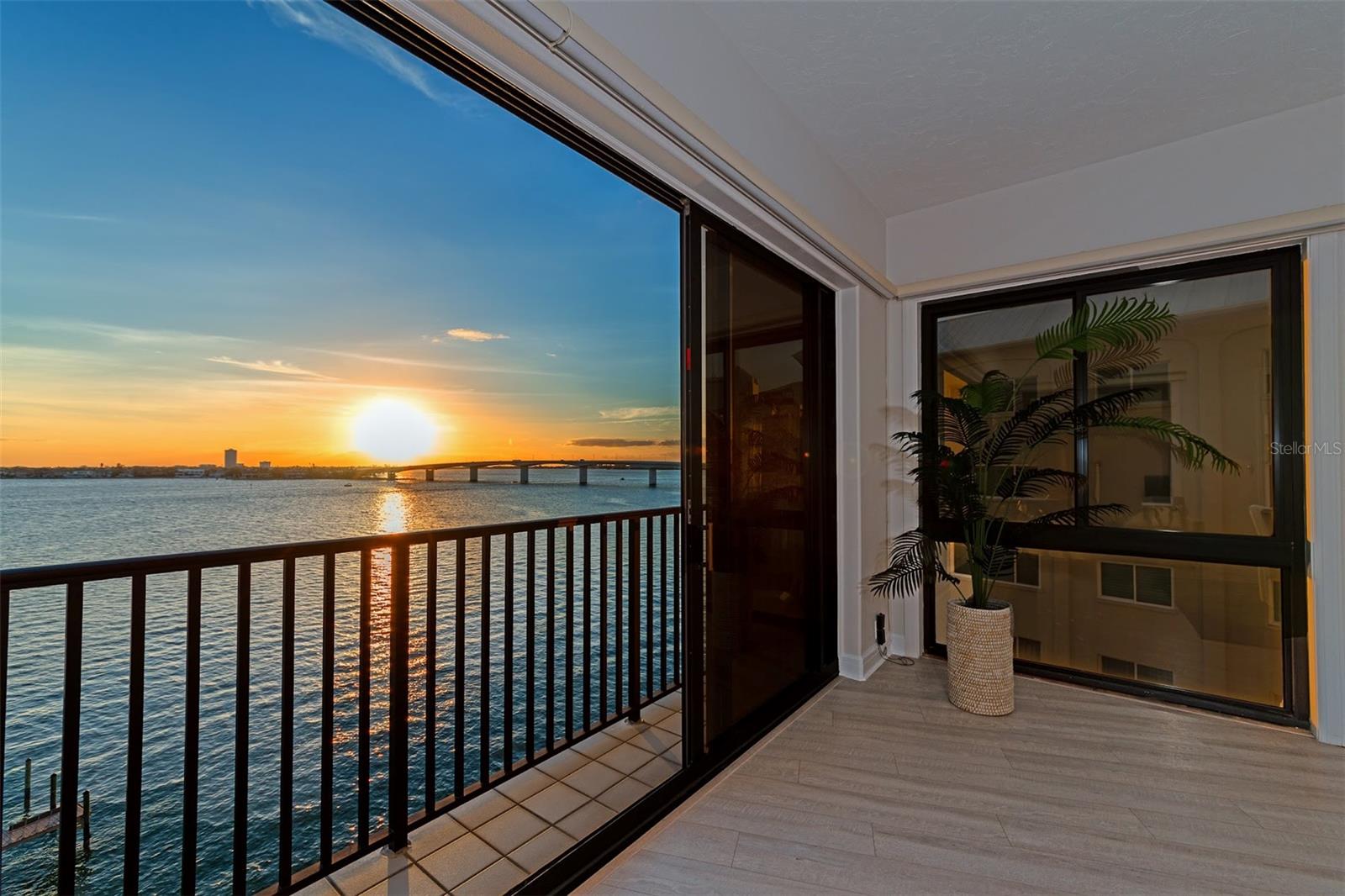 Image 4 of 20 For 378 Golden Gate Point 6