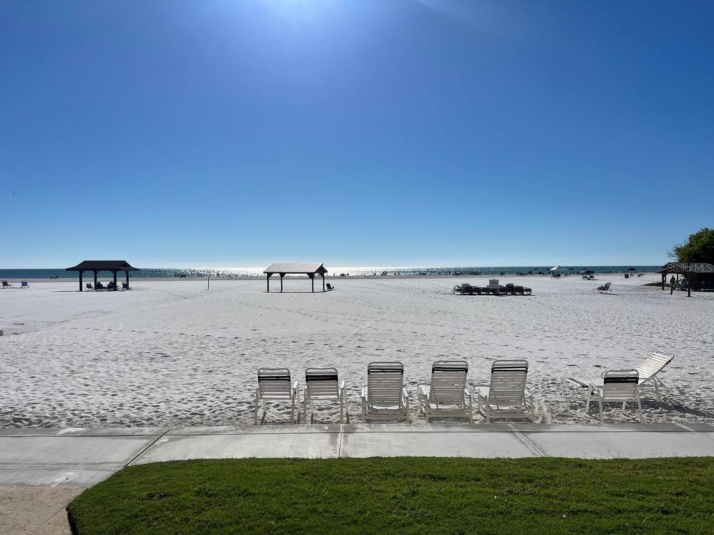 Image 15 of 25 For 6006 Midnight Pass Road 40