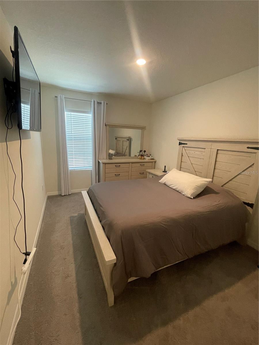 Image 15 of 22 For 33762 Jasmine Star Loop