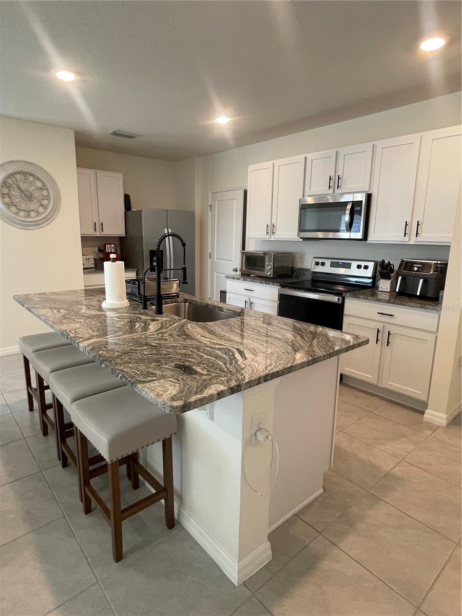 Image 2 of 22 For 33762 Jasmine Star Loop