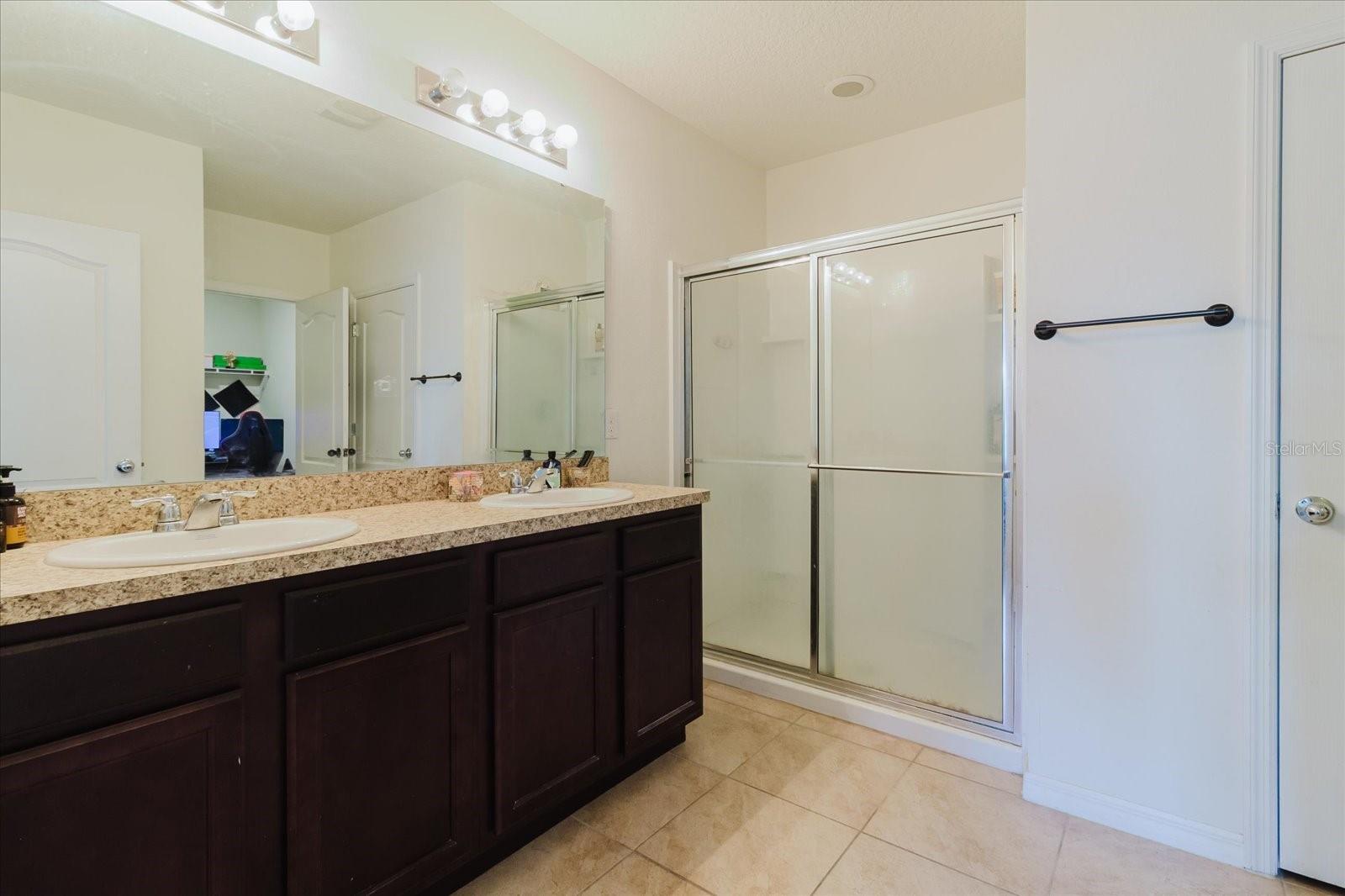 Image 22 of 63 For 525 Squires Grove Drive