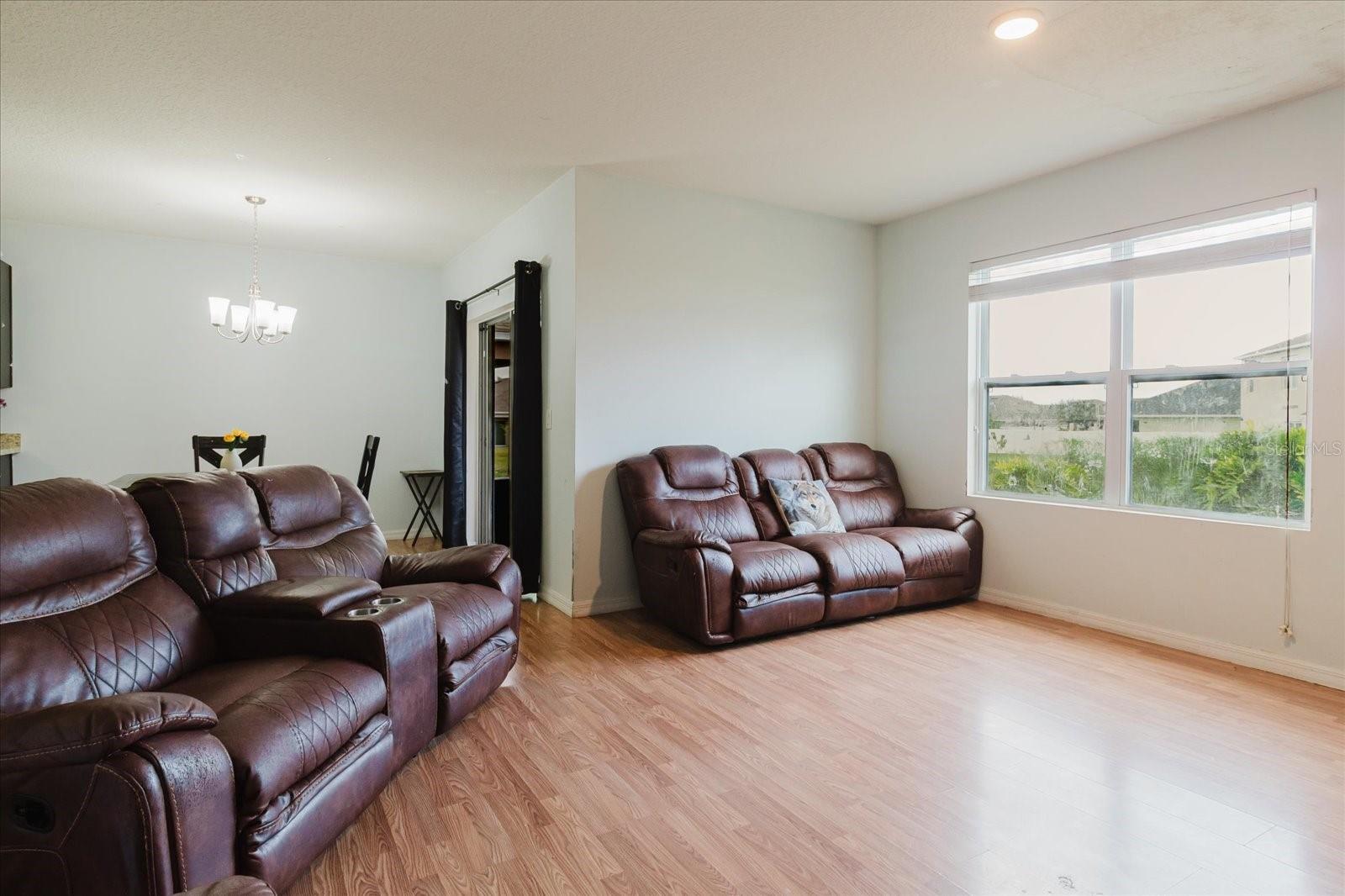 Image 28 of 63 For 525 Squires Grove Drive