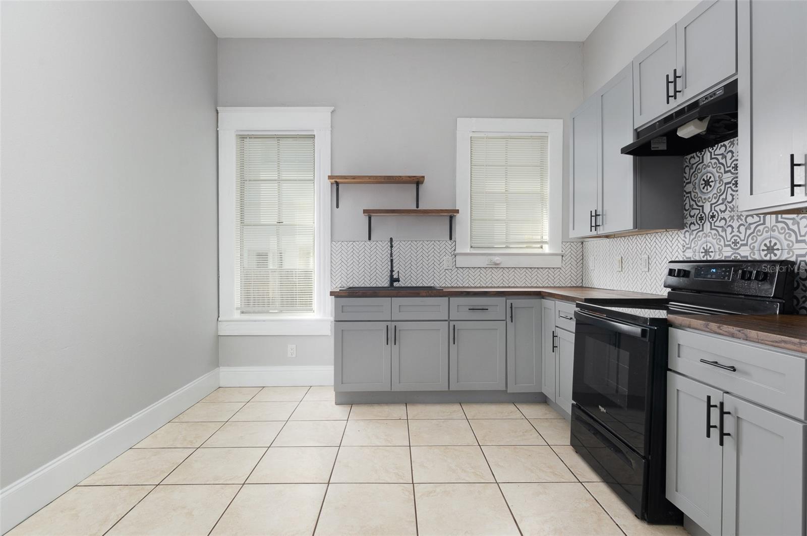 Image 11 of 24 For 906 11th Avenue