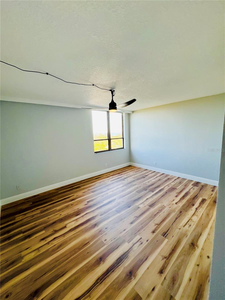 Image 18 of 38 For 2621 Cove Cay Drive 703