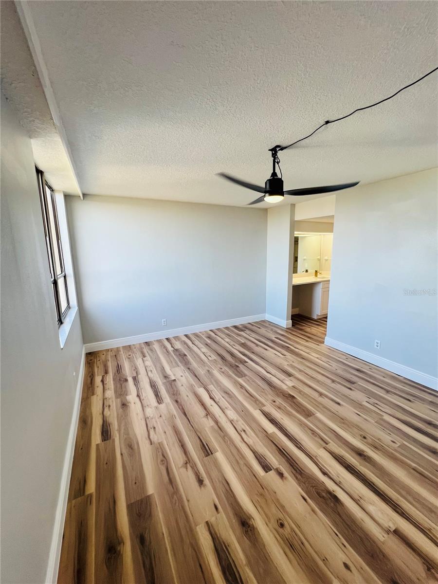 Image 19 of 38 For 2621 Cove Cay Drive 703